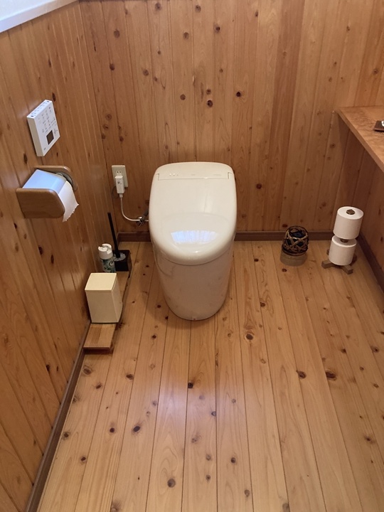 201208-152350_yamamotosama toire midasi.JPG