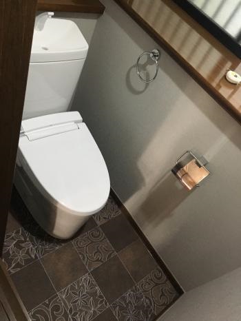 アメージュＺのフチなし便器でスッキリした便器になりました。