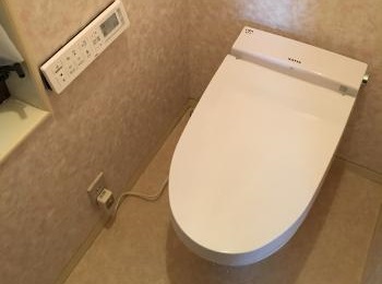 新素材「アクアセラミック」で、トイレは、いつまでも新品の輝きを保つ
