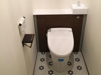 「見た目がすっきり!」「お掃除がラク!」「使いやすくなった!」って、喜んでいただけるトイレです。