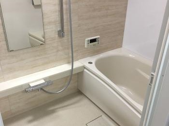 ほっカラリ床・エアインシャワー・魔法びん浴槽でとっても気持ちいい。