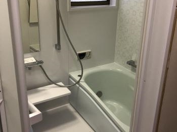 ほっカラリ床・エアインシャワー・魔法びん浴槽でとっても気持ちいい。