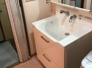 水はねも汚れも、 サッと一拭きでOK。 ハイバックガードのボウルのエポックです。