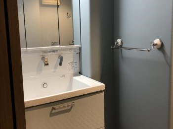 ＴＯＴＯの洗面ボウルは陶器表面の凹凸を100万分の1mmのナノレベルでツルツルに。