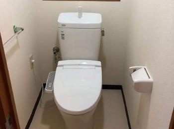 トイレのための新素材「 アクアセラミック」新品のときの白さ、輝きが100年以上つづく、画期的な発明です。