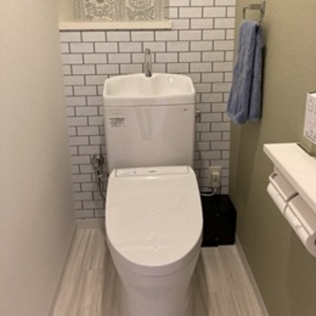 壁紙も変え、すっきりした可愛いトイレになりました。