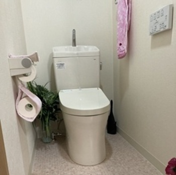 高い節水性の快適トイレ. TOTO「ピュアレストQR」組合せ便器