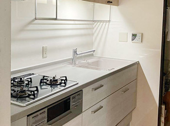 設備取替だけでなくキッチンパネルを貼替ることにより清掃性もアップし、日ごろのお手入れもラクラク